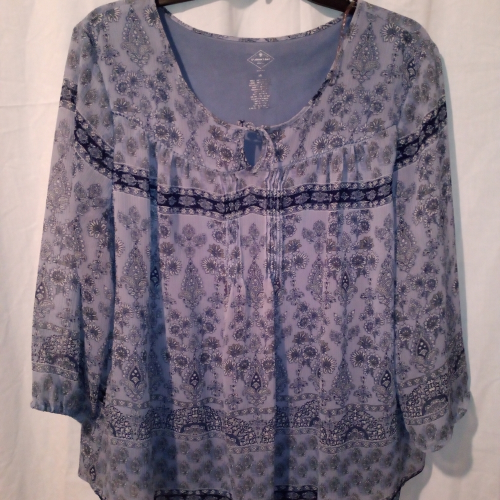 St John Bay, floral sheer print size 1X.